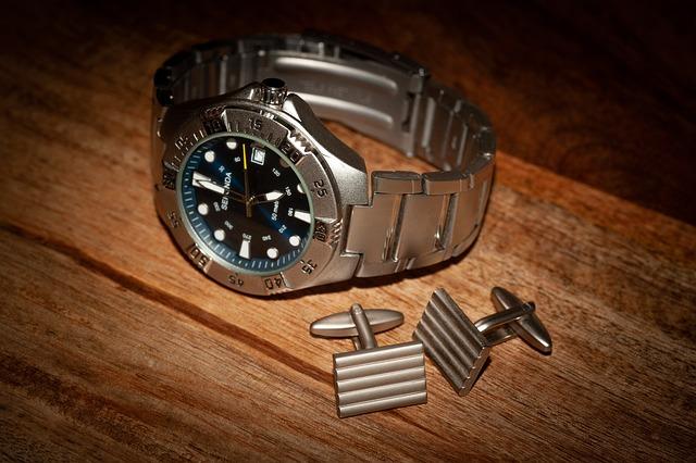 Essential Watches for Mechanics: Durability and Functionality