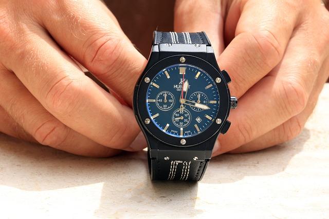 Wake Up in Style with a Mechanical Wrist Watch with Alarm 3 The Charm of a Mechanical Wrist Watch: A Timeless Elegance That Never Fades