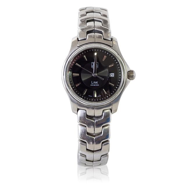 How a Tag Heuer Automatic Watch Harnesses Energy