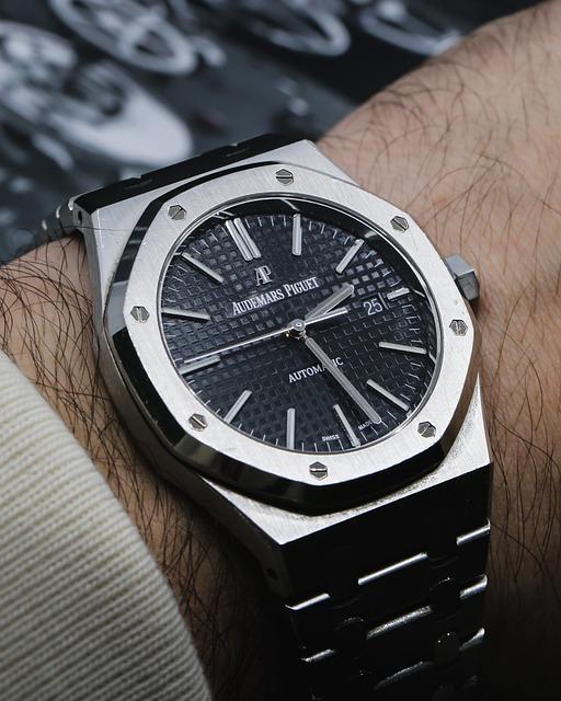 Best Audemars Piguet Watch for Investment: Luxe Timepieces Worth Considering 3 Audemars Piguet Royal Oak Offshore Chronograph: The Ultimate Sports Watch