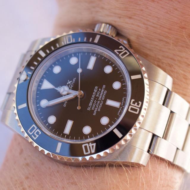 How Much Is Rolex Submariner in Singapore? Pricing in Specific Location 5 Investing in a Rolex Submariner: Is it Worth the Price in Singapore